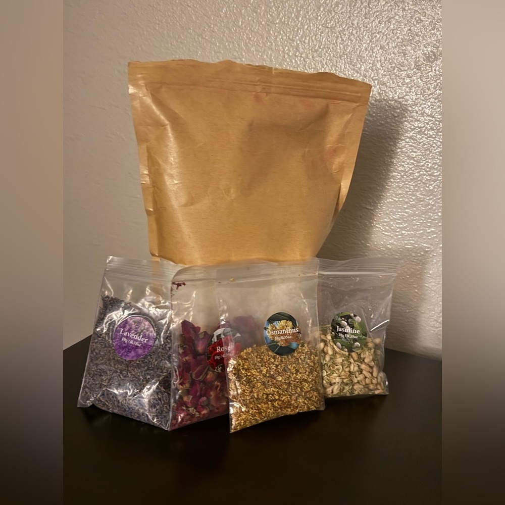 Candle Making Kit | Natural DIY Soy Wax Set | Floral Botanical Add-Ins 2 lb Wax - Picture 2 of 4